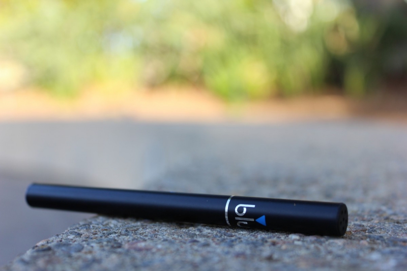 magasin-ROUGIERS-min_e_cigarette_vaping_blu_cigs_blu_electronic_cigarette_tobacco_cigarette_smoke-637061