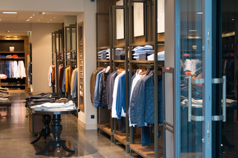 magasin-ROUGIERS-min_shop_clothes_clothing_shopping_mall_shopping_kielce_crown_poland-862477